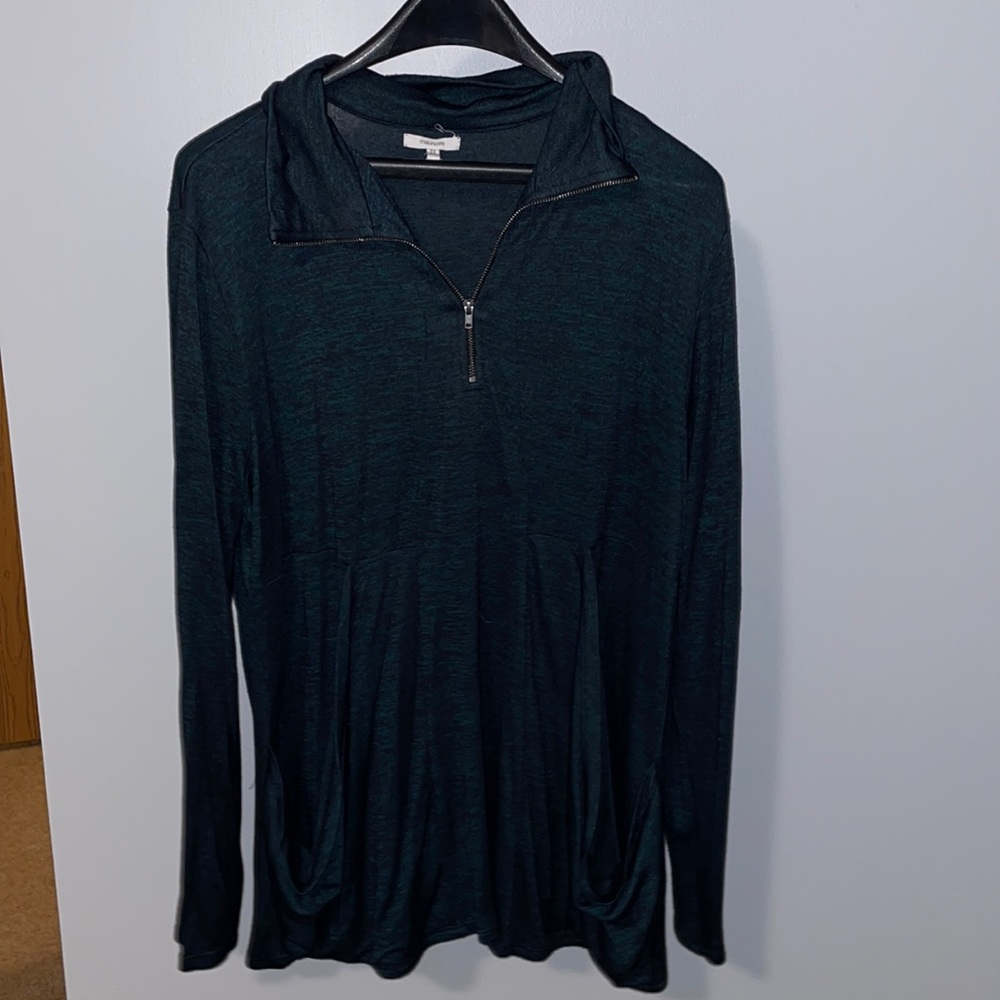 Green‎ sweater
